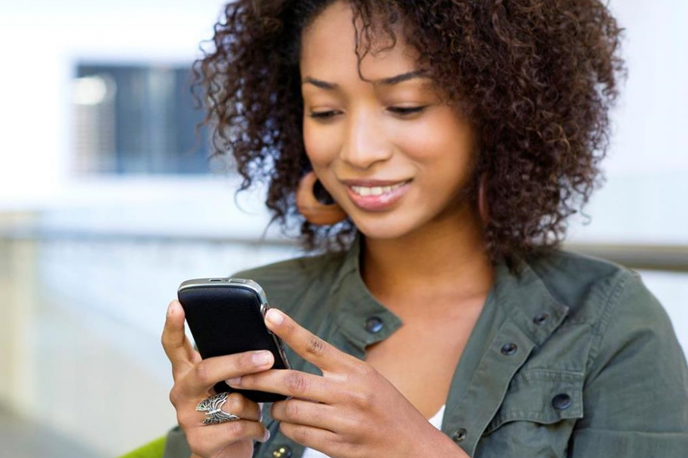 Black-woman-on-phone